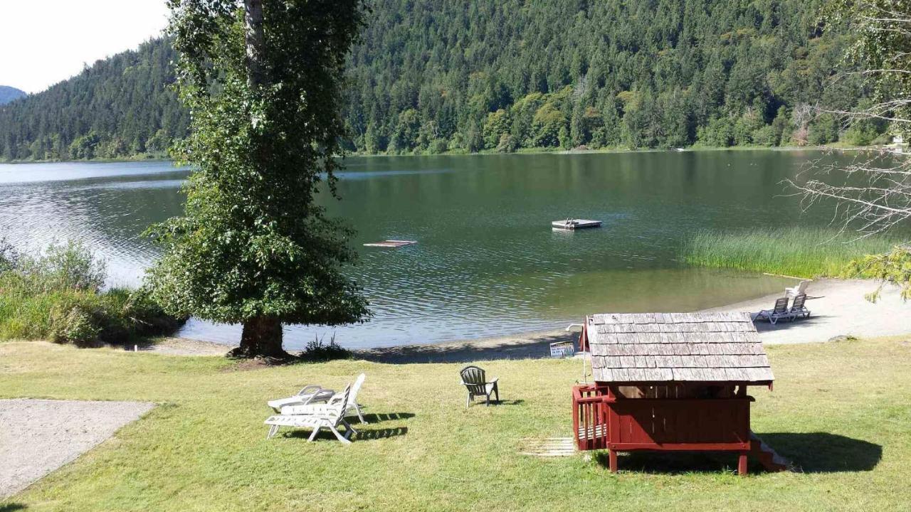 Green Acres Lakeside Resort Salt Spring Island Ganges Exterior photo
