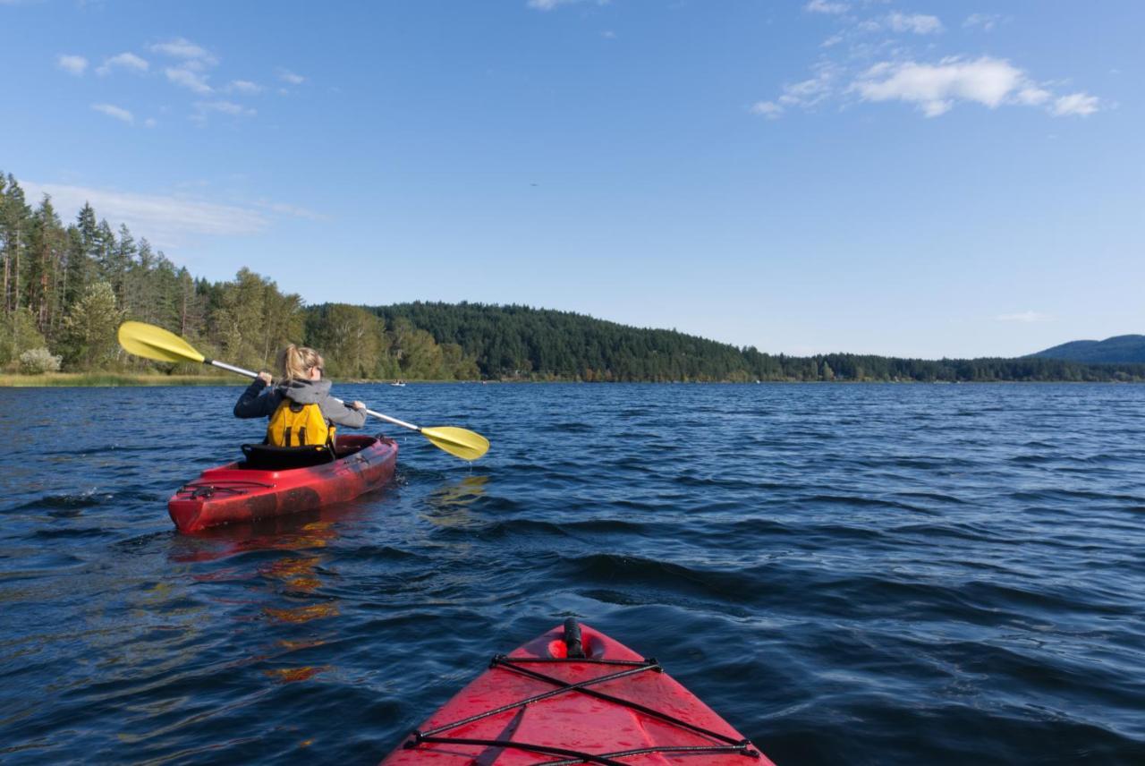 Green Acres Lakeside Resort Salt Spring Island Ganges Exterior photo